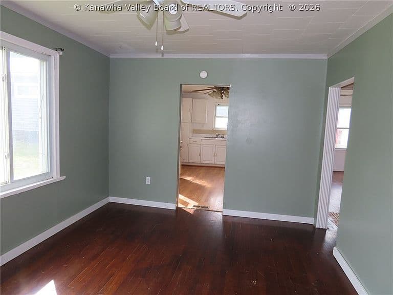 Listing photo 5