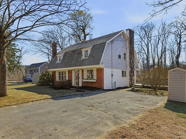 Listing photo 3