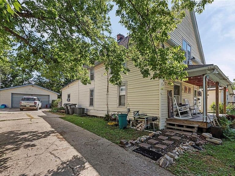 Listing photo 4