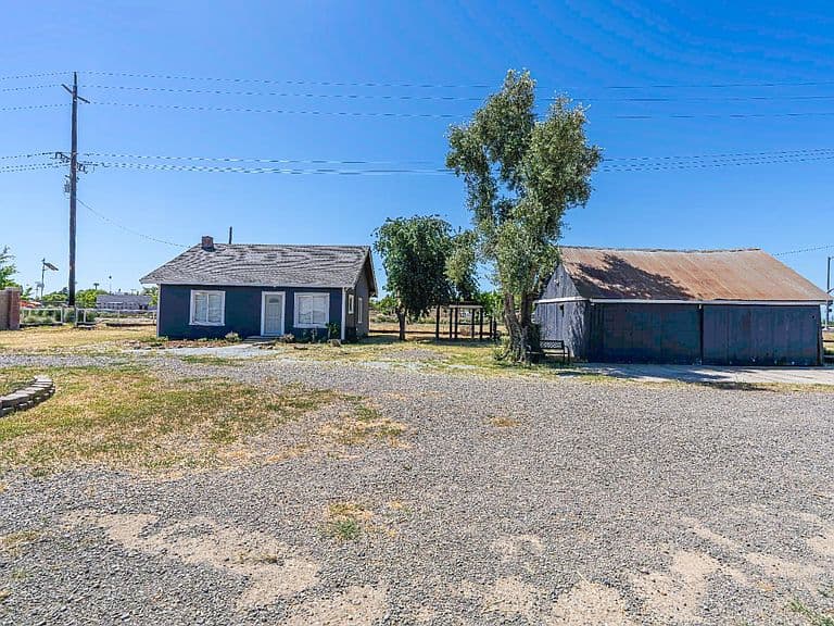 Listing photo 5