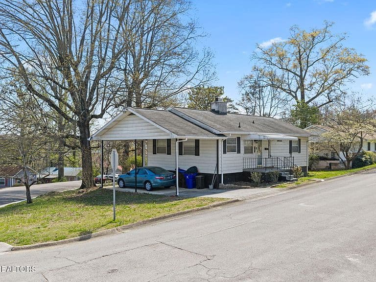 Listing photo 4