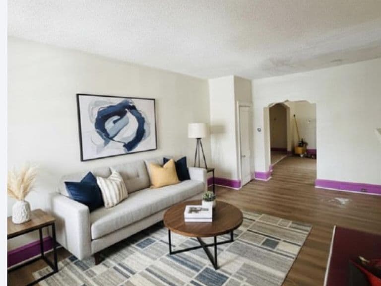 Listing photo 2