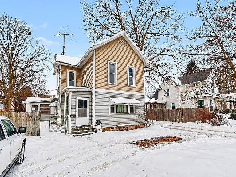 Listing photo 3