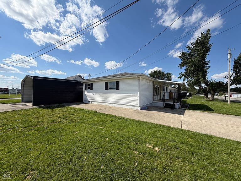 Listing photo 2