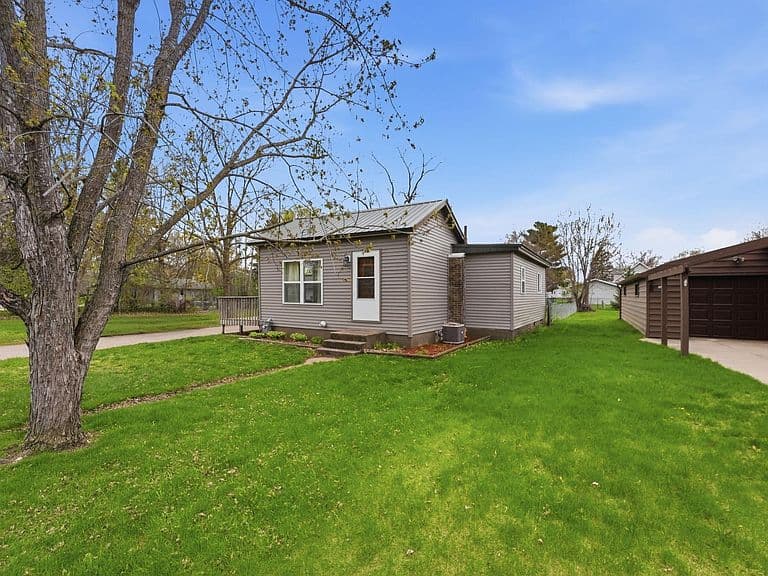 Listing photo 4