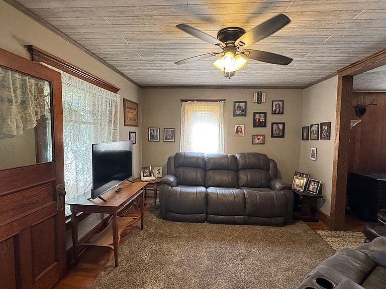 Listing photo 5