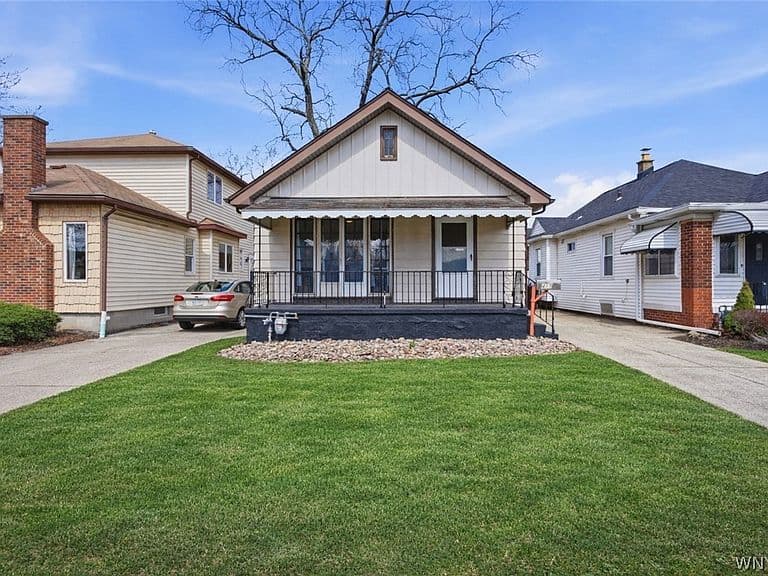 Listing photo 3