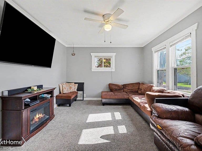 Listing photo 5
