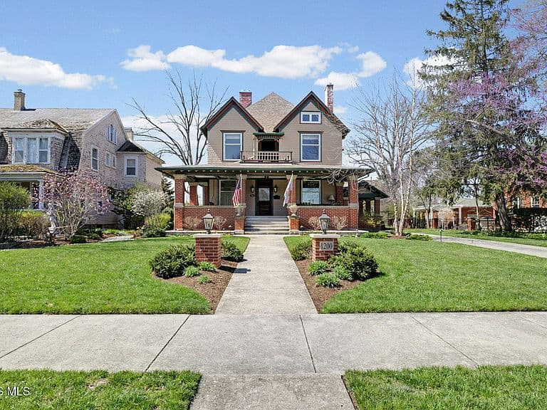 Listing photo