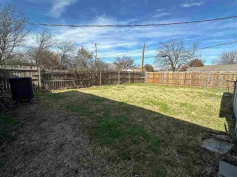 Listing photo 3