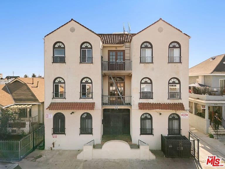 Listing photo 3