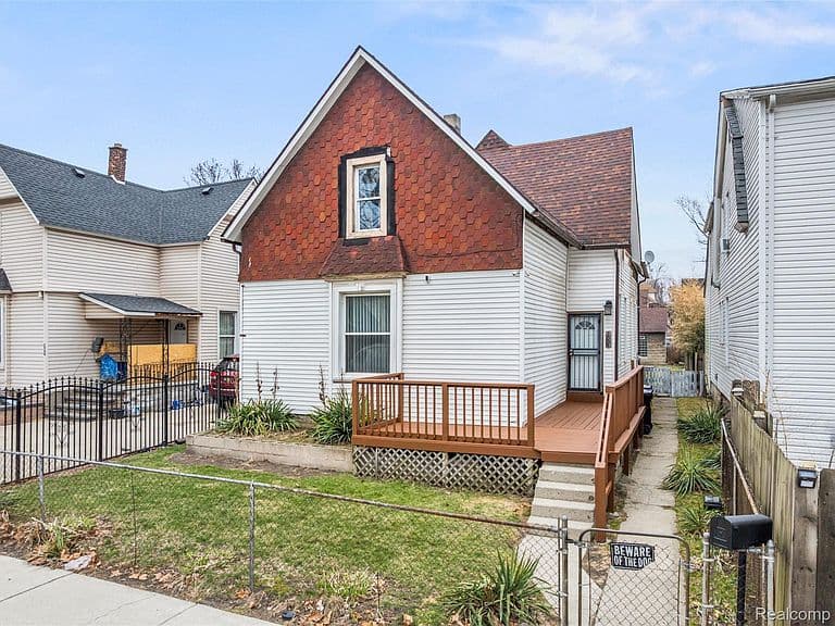 Listing photo 3