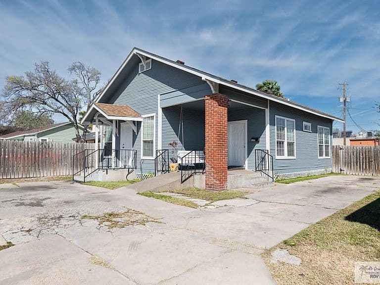 Listing photo 4