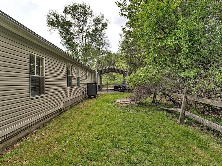 Listing photo 5