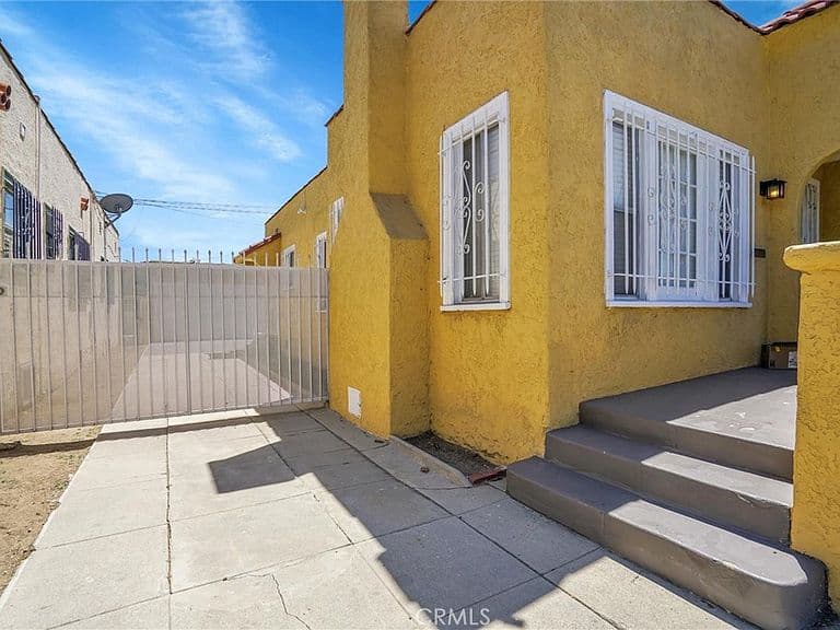 Listing photo 3