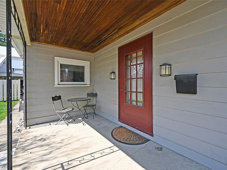 Listing photo 5
