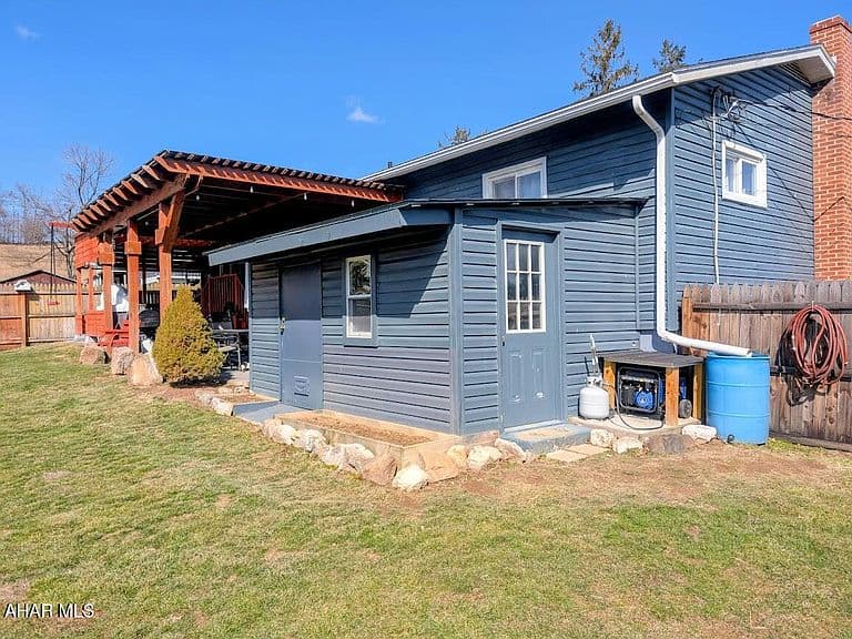 Listing photo 5