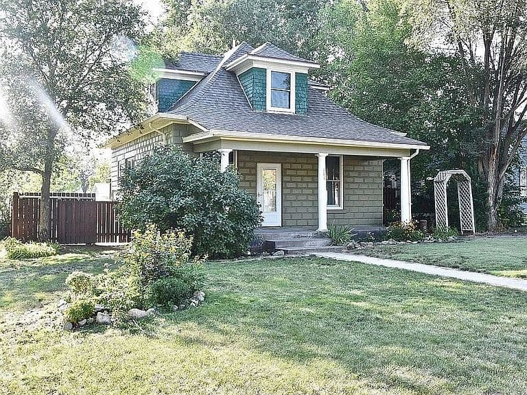 Listing photo 2