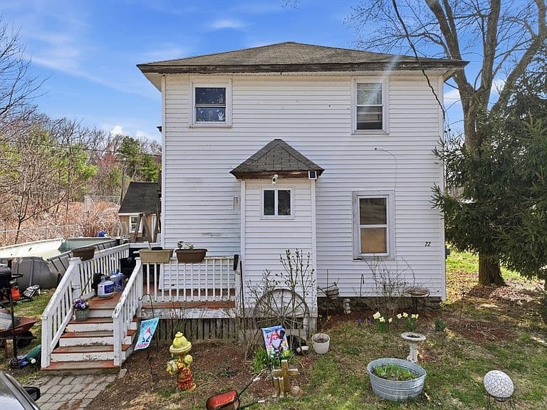 Listing photo 2