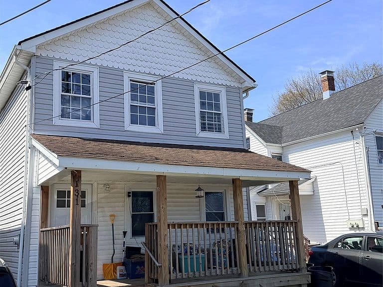 Listing photo 2