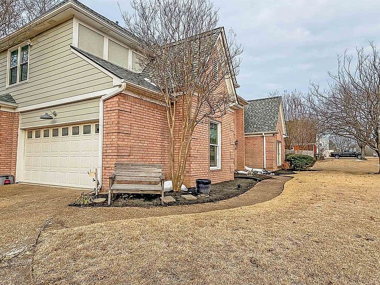 Listing photo 2