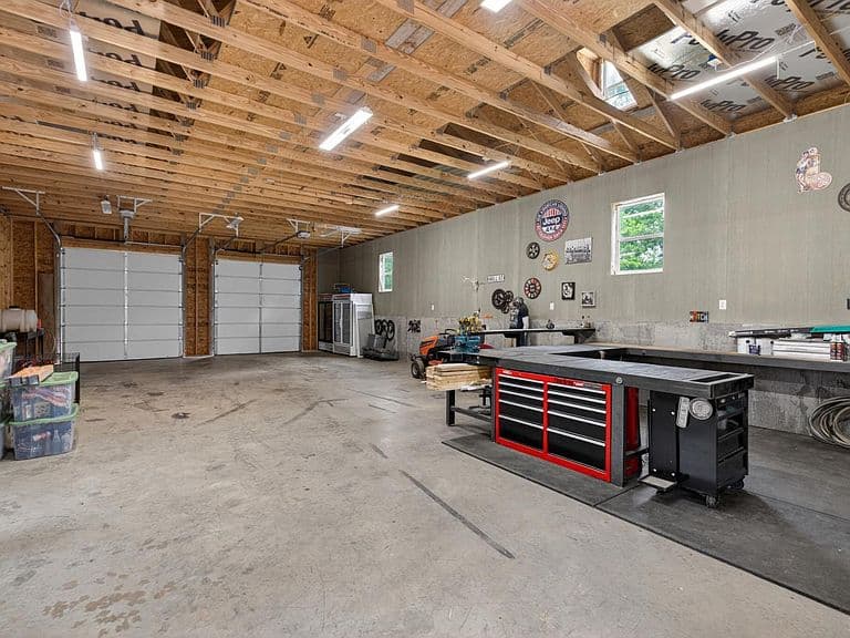 Listing photo 5