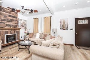 Listing photo 3