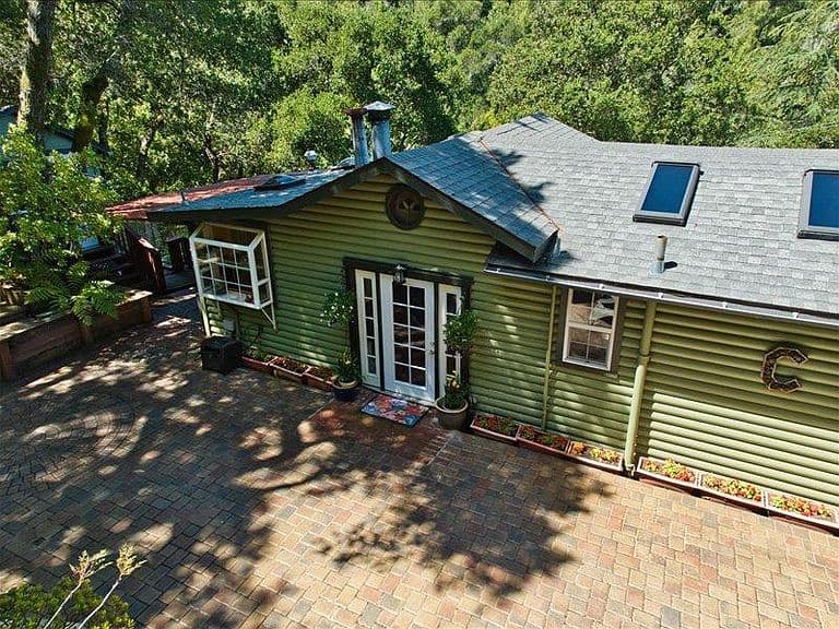 Listing photo 4