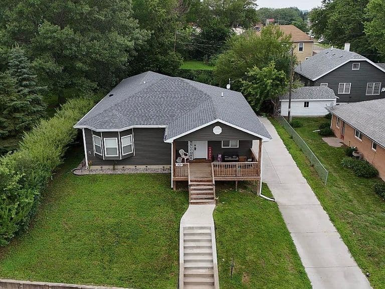 Listing photo 3