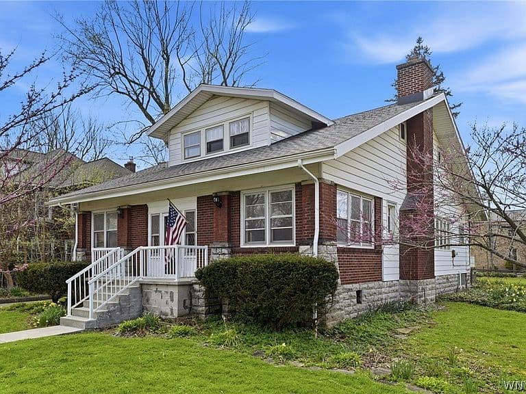 Listing photo 4