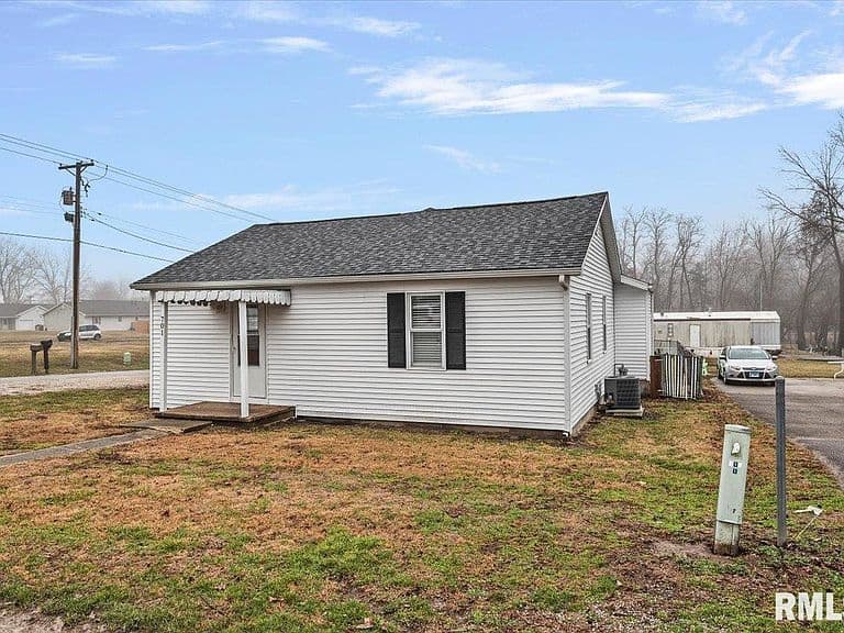 Listing photo 2