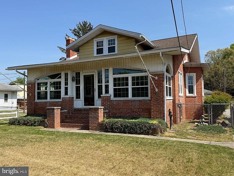 Listing photo 3