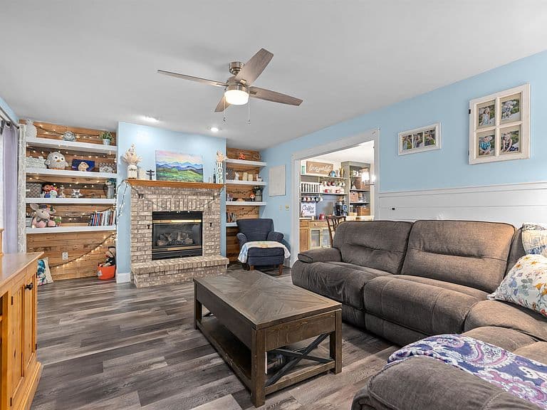 Listing photo 4