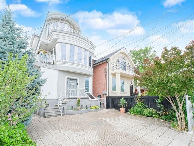 Listing photo 3