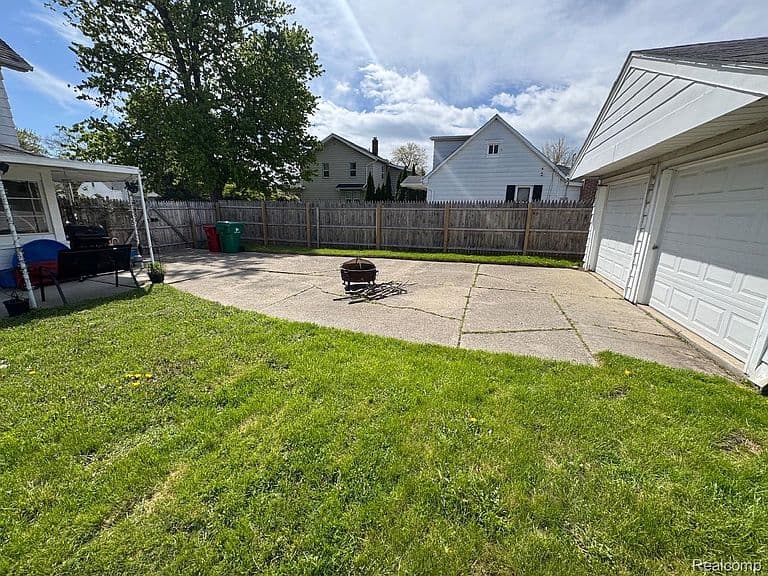 Listing photo 4