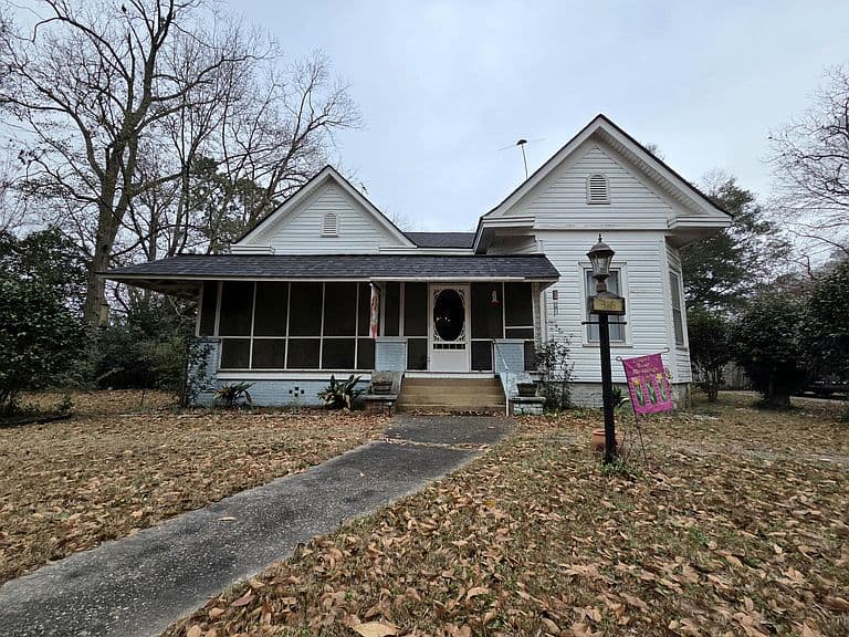 Listing photo 3