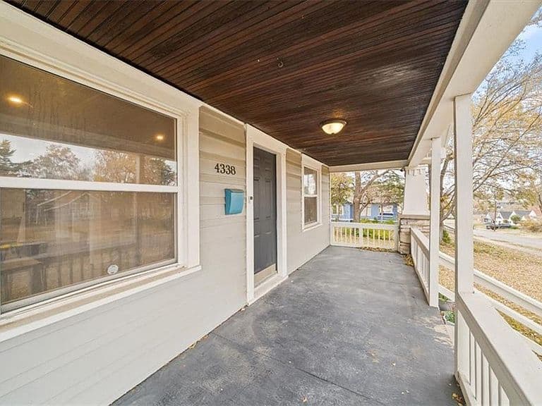 Listing photo 4