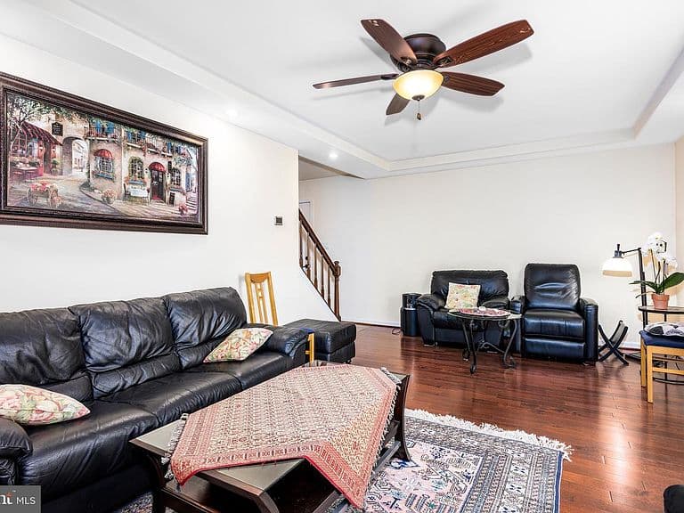 Listing photo 5