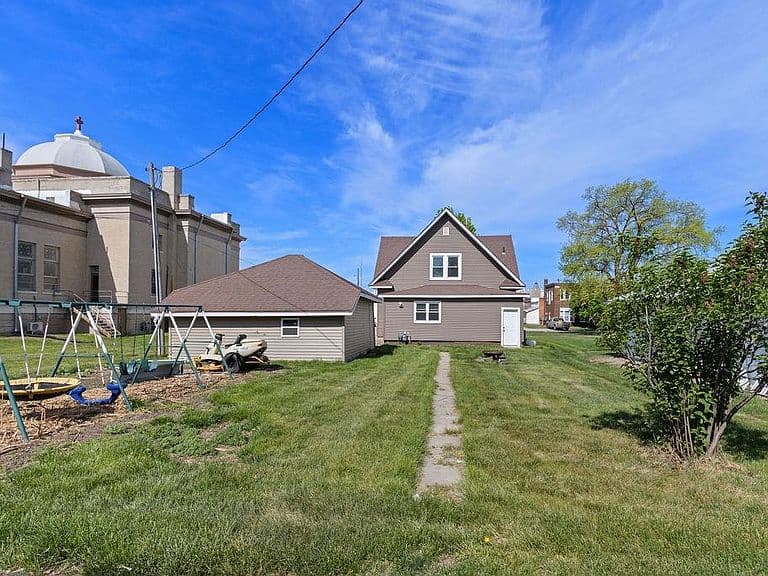 Listing photo 4