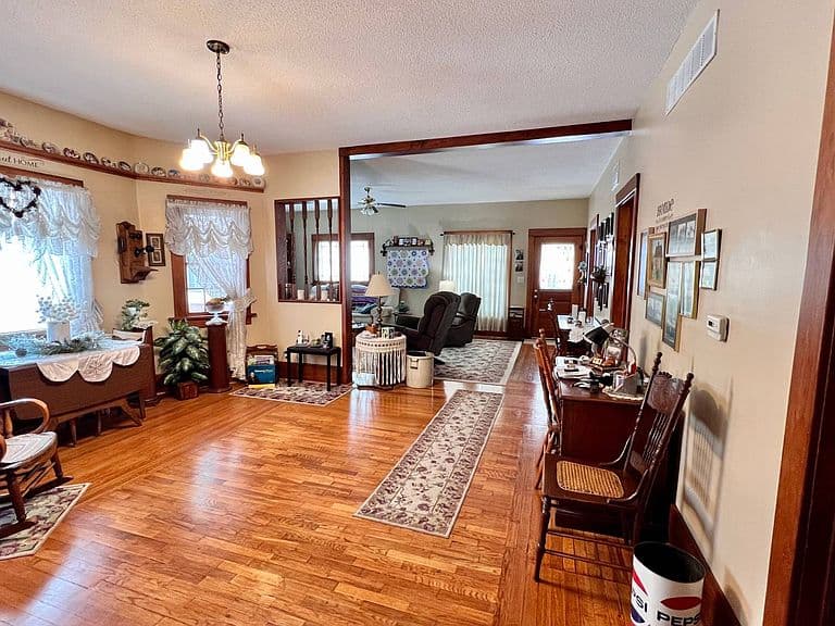 Listing photo 4