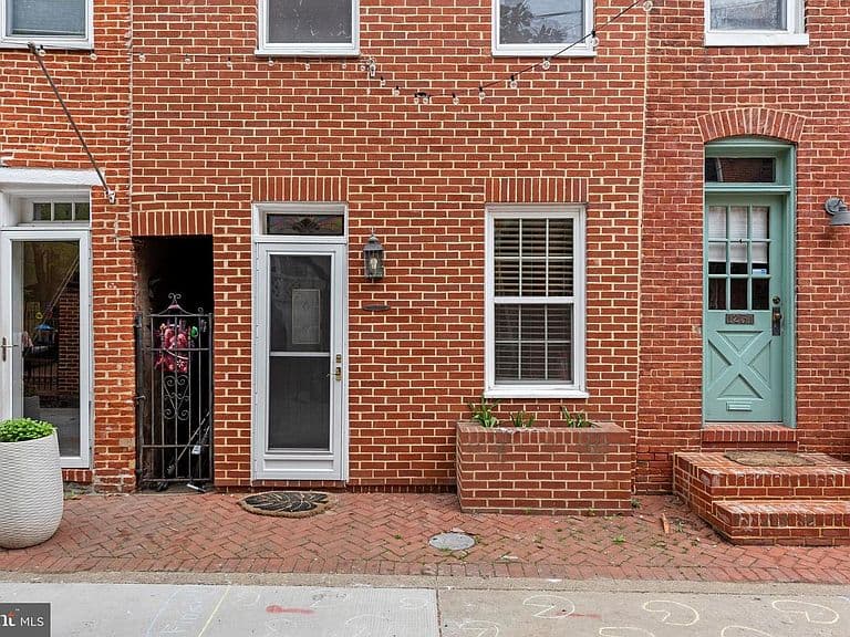 Listing photo 3