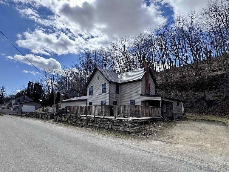 Listing photo 3