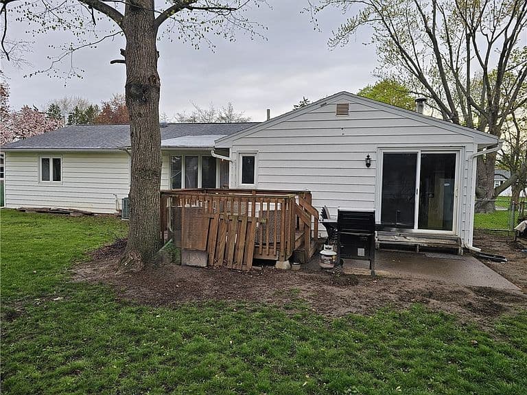 Listing photo 5