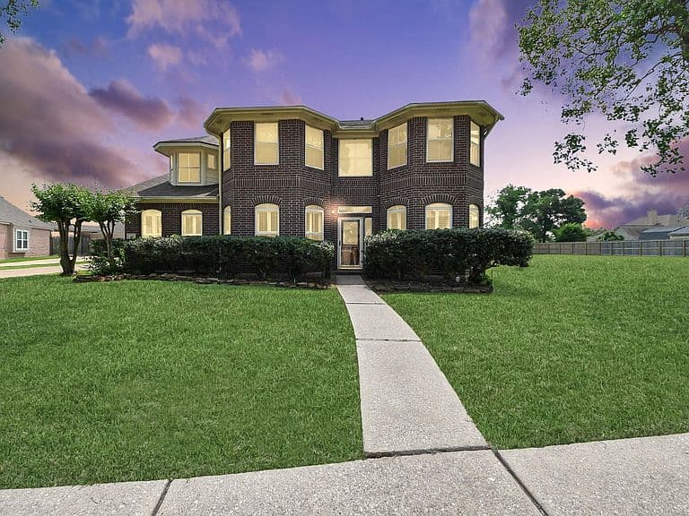 Listing photo 3