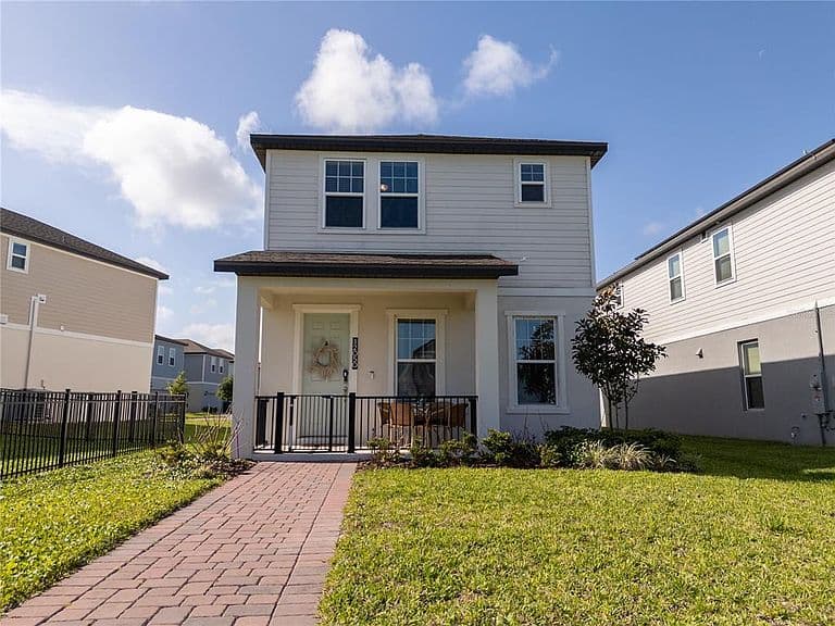 Listing photo 3