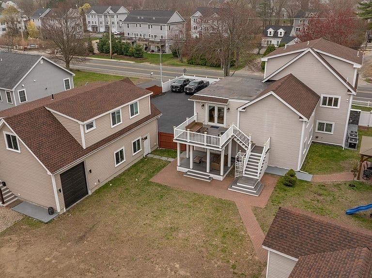 Listing photo 4