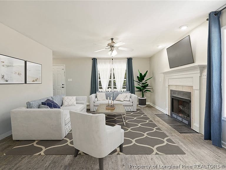 Listing photo 2
