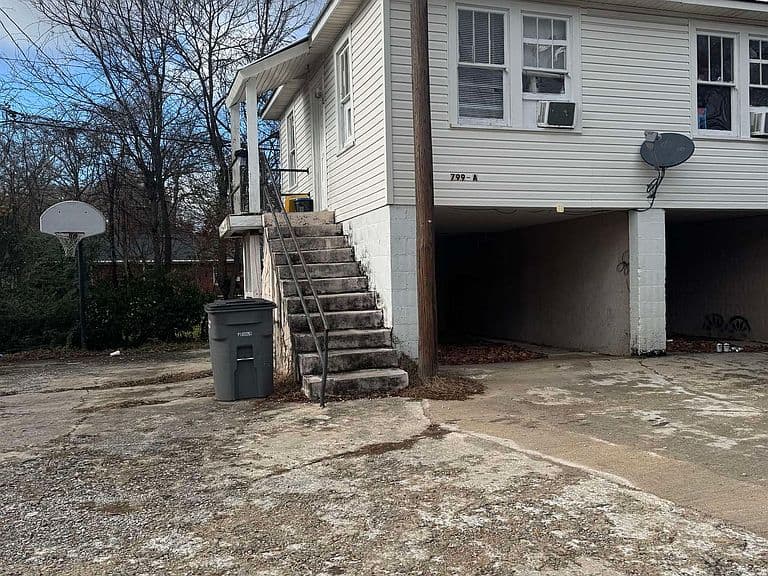 Listing photo 4