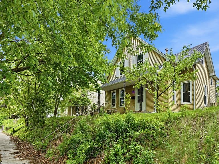Listing photo 4