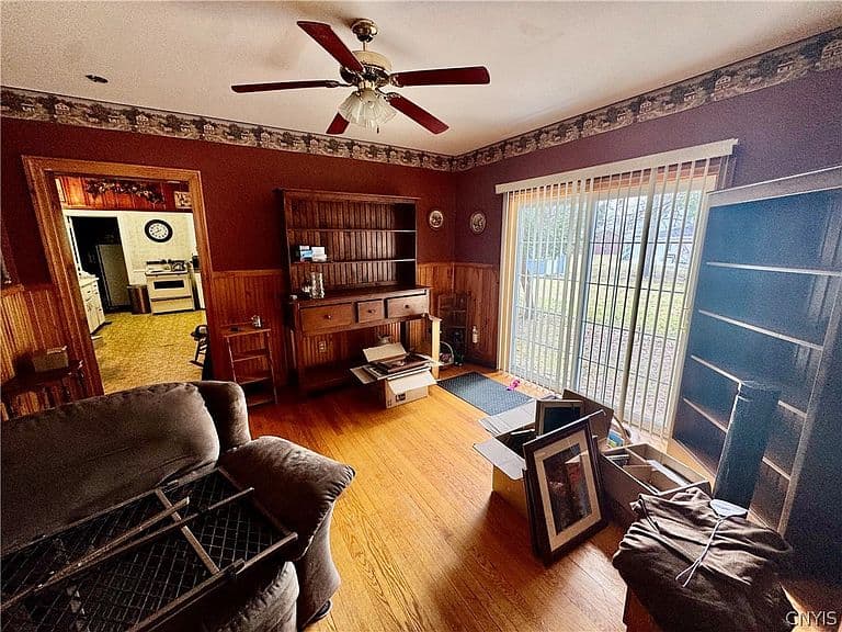 Listing photo 5